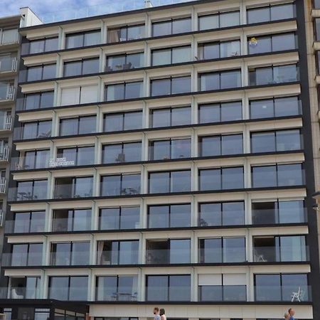Studio 405 Op Zeedijk Met Frontaal Zeezicht 4De Verdiep Middelkerke Exterior foto