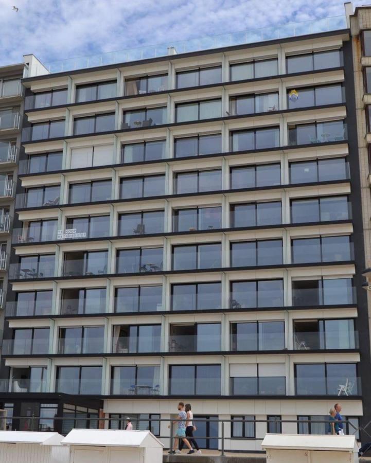 Studio 405 Op Zeedijk Met Frontaal Zeezicht 4De Verdiep Middelkerke Exterior foto