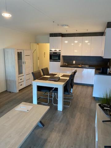 Studio 405 Op Zeedijk Met Frontaal Zeezicht 4De Verdiep Middelkerke Exterior foto